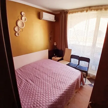 Golden Hacienda 公寓