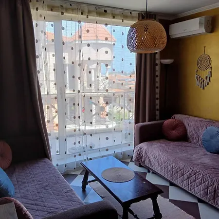 Golden Hacienda 아파트